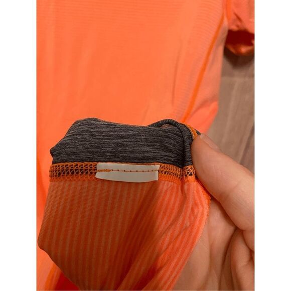 Under Armour Large fitted active wear t-shirt womens orange black - Picture 5 of 6